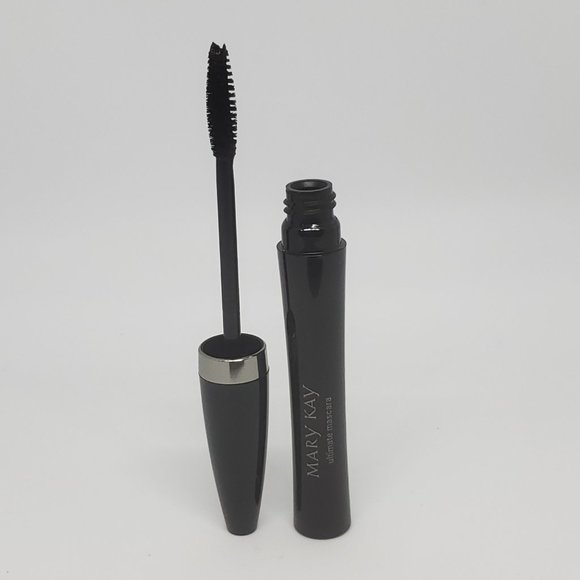 Mary Kay Ultimate Mascara - Black - Picture 4 of 5